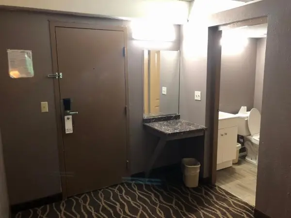 Economy Inn North Randall 10